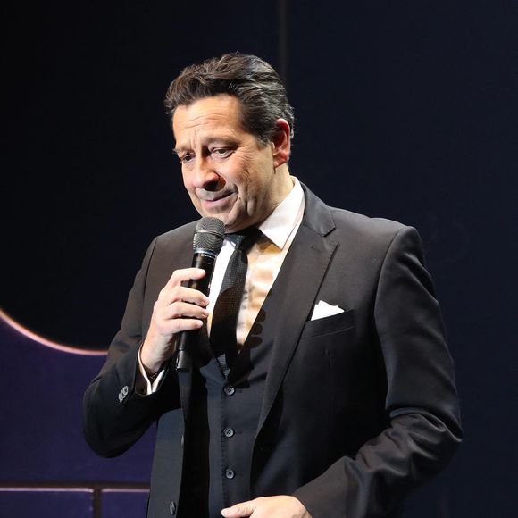 Depuis plus de trente ans, Laurent Gerra parodie hommes politiques, chanteurs, acteurs ou animateurs télé qui font l'actualité. 

Exclusif - Laurent Gerra « Se met à table ! » dans son nouveau spectacle à savourer au Casino de Paris, à Paris, France. 
© Bertrand Rindoff / Bestimage