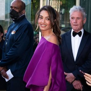 Ces moments de partage ont permis à ses jumeaux de 8 ans de mieux comprendre le métier de leur père.

George Clooney et Amal Clooney assistent aux 2026 Chaplin Awards

En vedette : Amal Clooney
Où : New York, New York, États-Unis
Quand : 28 avril 2026
Credit : Janet Mayer/INSTARimages.com