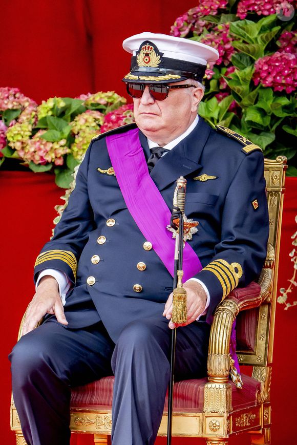Le prince Laurent assiste au défilé militaire sur la place du Château dans le cadre des célébrations de la Fête nationale belge à Bruxelles, Belgique. © Dana Press / Bestimage