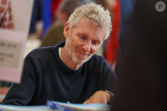 L'animateur aime aussi tester ses limites

Denis Brogniart à la Hall Georges Brassens de Brive-la-Gaillarde pour la 43ème Foire du livre de Brive, le 7 novembre 2025. ©Jean-Marc LHOMER/Bestimage.