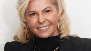 Caroline Margeridon anciennement mariée à un homme “hyper connu” : "Pourquoi je ne l’ai pas dit ? Parce qu’il ne le mérite pas"