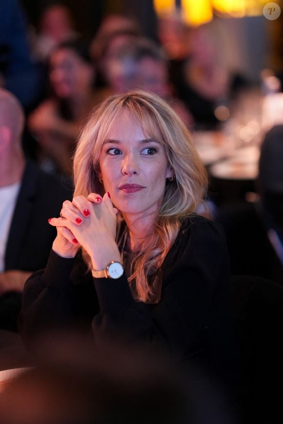 Elodie Fontan (marraine de Hope) lors de la soirée annuelle de gala de l'association Hope au pavillon Gabriel à Paris le 14 octobre 2025.
L’association HOPE propose, à travers l’équithérapie et de nombreux ateliers artistiques, un accompagnement destiné aux femmes qui, après l’annonce de leur cancer, souhaitent se reconstruire émotionnellement et retrouver confiance en elles, au-delà du parcours médical.

© Anne-Sophie Guebey / Bestimage