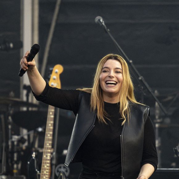 La chanteuse Santa (Samanta Cotta) est en concert sur la scène du festival au Printemps de Pérouges au Château de Saint-Maurice-de-Rémens le 26 juin 2024.

© Sandrine Thesillat / Panoramic / Bestimage