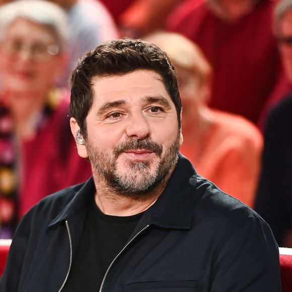 C'est en tout cas l'un de ses souhaits comme le chanteur l'a expliqué à Bernard Montiel sur RFM

Exclusif - Patrick Fiori - Enregistrement de l'émission Vivement dimanche, diffusée sur France 3 le 17 novembre 2024. 
© Guillaume Gaffiot / Bestimage