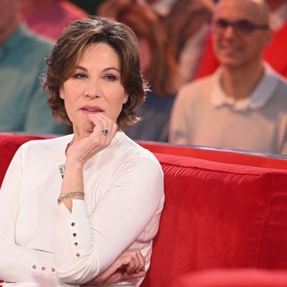 Exclusif - Mathilde Seigner et Michel Drucker - Enregistrement de l'émission Vivement dimanche au studio Rive gauche, présentée par Michel Drucker . Diffusion sur France 3 le 22 février 2026 © Guillaume Gaffiot/Bestimage