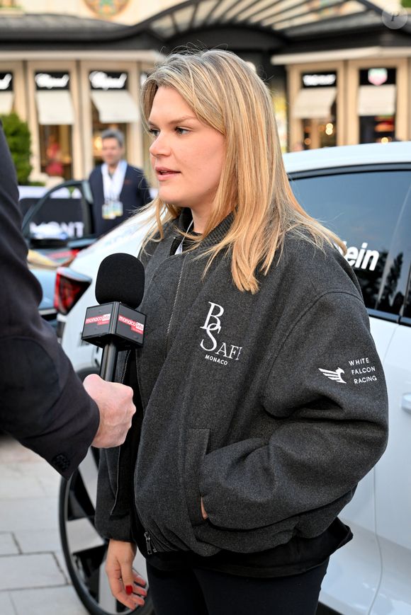 Camille Gottlieb, la fille de la princesse Stéphanie et de Jean Raymond Gottlieb, est au départ du 9ème E-Rallye de Monte-Carlo, en tant que co-pilote de son amie Margaux Grundstein au volant d'une volvo, sur la place du Casino à Monaco, le 15 octobre 2025. © Bruno Bebert / Bestimage