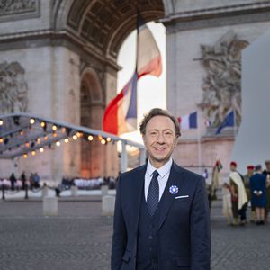 dans un format qui correspond mieux à son organisation.

Exclusif - Stéphane Bern - Emission "Le concert pour la paix" sur les Champs-Elysées à Paris, retransmis en direct sur France 2, le 8 mai 2025 © Christophe Clovis - Pierre Perusseau / Bestimage