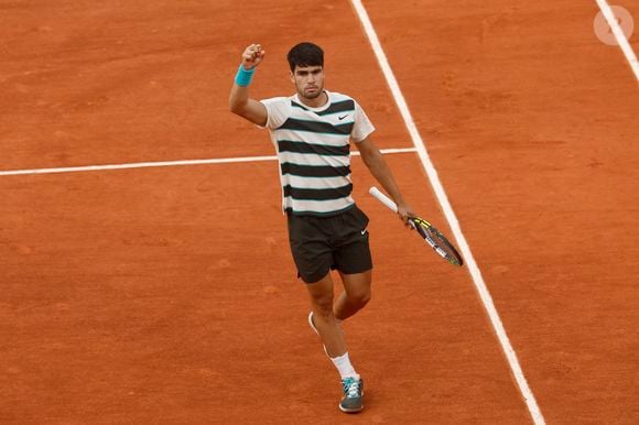 Carlos Alcaraz remporte les internationaux de France de Tennis de Roland Garros 2025 face à J.Sinner à Paris le 8 juin 2025 (Credit Image: © Loic Baratoux/ZUMA Press Wire / Bestimage)