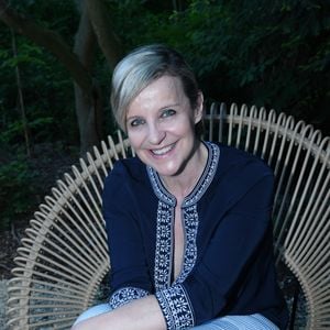 Céline Giraud - A l'occasion de la fête des Mères, Adriana Karembeu et Lenôtre s'associent pour créer l'entremets "Nina" au Pré Catelan à Paris le 29 avril 2025.
Cette création à quatre mains est le fruit d'une complicité artistique entre Adriana Karembeu, icône internationale de la mode, ambassadrice engagée, maman au grand cœur et Étienne Leroy Chef Patissier Lenôtre el Champion du Monde de la Pâtisserie.
Pensé comme une rose à offrir, l'entremets « Nina » est symbole de tendresse, de lien et de partage. Cette co-création soutient la Croix-Rouge française, 5% des bénéfices seront reversés à l'association, auprès de laquelle Adriana Karembeu est ambassadrice depuis plus de 25 ans. © Rachid Bellak/Bestimage