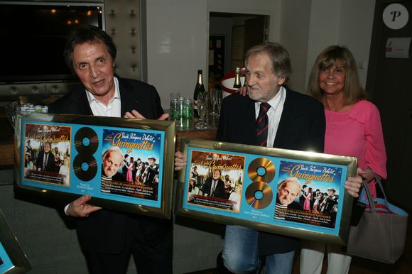 Exclusif - Humbert Ibach (ou Humbert Petrucci ou Humbert Goldera), de son vrai nom ... Mémé Ibach, Jean-Jacques Deboutet Chantal Goya - Jean-Jacques Debout reçoit 2 Disques d'Or chez sa maison de disques Sony à Paris le 19 juin 2014.