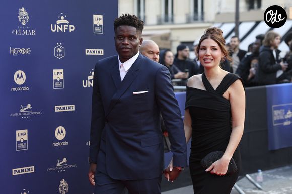 Le célèbre gardien de but est marié à Jessica Grondin depuis le mois de juin 2019.

Brice Samba (Stade Rennais) - 34e édition des Trophées UNFP du Football au Palais Brongniart à Paris, le 11 mai 2026. © Pool - UNFP / FEP /ICON/PsnewZ/Bestimage