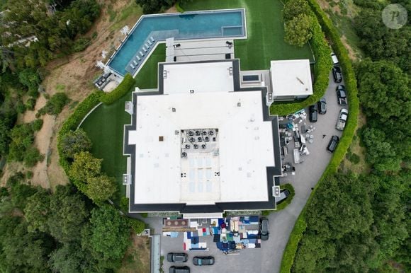 Un geste fait gratuitement

Vues aériennes de l'ancienne villa de Jennifer Lopez et Ben Affleck à Los Angeles. Photo : Backgrid USA / Bestimage