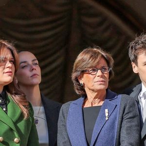 Camille Gottlieb, Pauline Ducruet, la princesse Stéphanie de Monaco et Louis Ducruet - La famille princière de Monaco au balcon du palais, à l'occasion de la Fête Nationale de Monaco, le 19 novembre 2024. © Jacovides-Bebert/Bestimage
