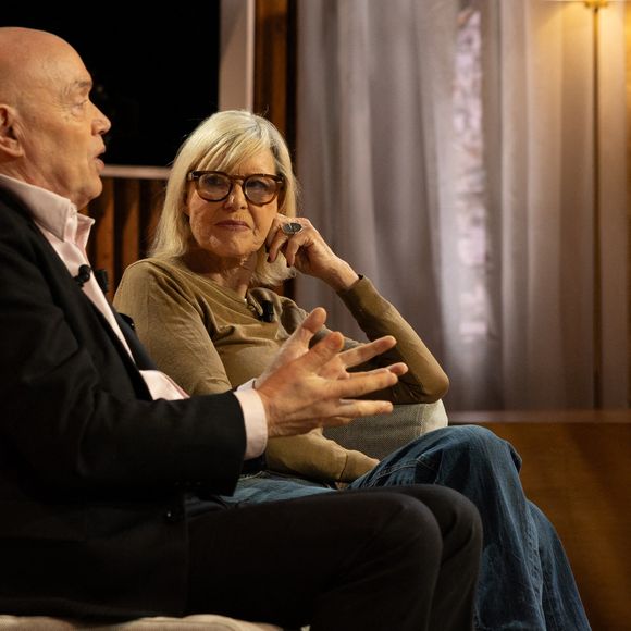 Exclusif - Bernard Montiel, Raphaël Mezrah, Oli. avec Chantal Ladesou et Eric Baratay invités, et Olivia la juriste sur plateau de l'émission "Animalement Vôtre" présentée par Bernard Montiel et diffusée le 8 février 2026 sur France 3, à Paris, France, le 12 janvier 2026. © Julien Sarkissian/Bestimage