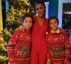 À 46 ans, elle est la mère de jumeaux de 11 ans, Nolhan et Malone, qui pratiquent tous deux le football.
Carine Haddadou et ses jumeaux Nolhan et Malone le 24 décembre 2024 © Instagram