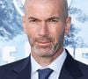 Votre enfant est fan de foot ? Pendant les vacances scolaires, le Zidane Five Club propose aux enfants de 5 à 14 ans une semaine placée sous le signe du football, du jeu et de la convivialité.

Zinédine Zidane à la Galerie du 100e anniversaire de Montblanc Meisterstück tenue au Paramour Estate à Silver Lake. Backgrid USA / Bestimage
