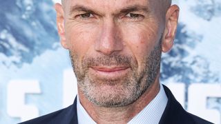 Zinedine Zidane : Votre enfant peut apprendre le foot avec lui pendant les vacances ! Des stages proposés à 199 euros pour 5 jours