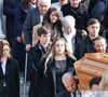 Maël Ferracci, Milla Savarese, la fille de la défunte, Enzo Ferracci et le veuf Michel Ferracci à la sortie des obsèques d'Emilie Dequenne au cimetière Père Lachaise à Paris, France, le 26 mars 2025. © Cyril Moreau/Bestimage
