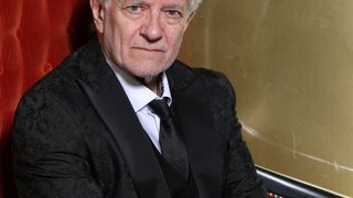 "Je n'en veux pas" : L'appartement parisien de Francis Huster dénué de plusieurs meubles pourtant indispensables