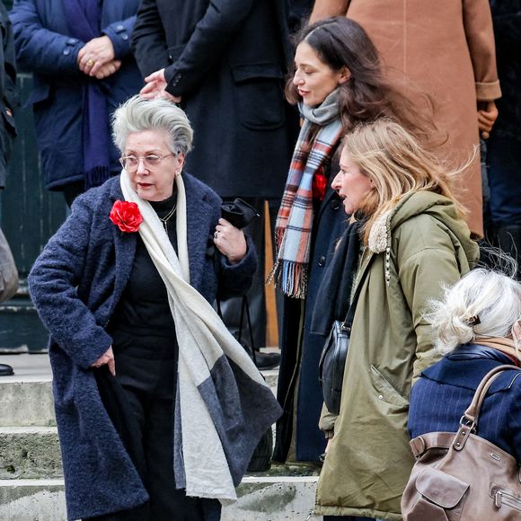 Françoise Laborde et sa nièce Gabrièle Laborde, une des filles de la défunte - Arrivées aux obsèques de C.Laborde en l’église Saint-Roch à Paris, le 6 février 2025. Décédée le 28 janvier 2025 à l'âge de 73 ans, l'ancienne présentatrice météo de TF1 (1988 - 2017) était atteinte de la maladie neurodégénérative à corps de Lewy. 
© Jacovides - Moreau / Bestimage