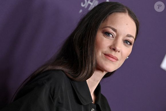Marion Cotillard au photocall de la soirée Women In Film Annual Gala à l'hôtel Beverly Hilton à Los Angeles le 24 octobre 2024.