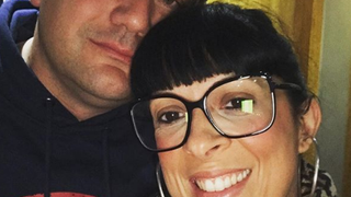 Ce couple de l'amour est dans le pré endetté d'une somme astronomique, l'agriculteur évoque sa situation : "On va peut-être se retrouver dans un mobile-home"