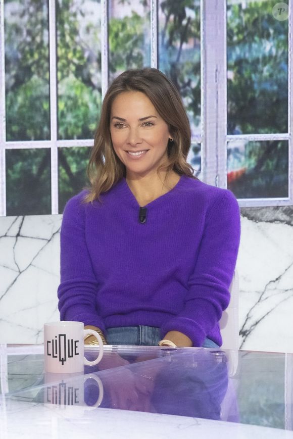 Exclusif - Melissa Theuriau sur le plateau de l'enregistrement de l'émission Clique avec pour invités Kanoé, M.Derulo, M.Theuriau, présentée par M.Achour et diffusée le 20 novembre à 12h45 en clair sur  Canal+, à Paris, France, le 18 novembre 2021. © Jack Tribeca/Bestimage