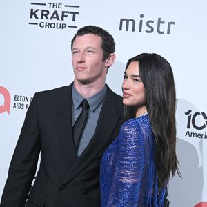 Si Dua Lipa et Callum Turner se sont mariés en mai dernier à Londres, les deux célébrités ont décidé de fêter leur mariage en grande pompe en Sicile.

WEST HOLLYWOOD, CALIFORNIE : Callum Turner et Dua Lipa au visionnage des Oscars de la Fondation Elton John AIDS à West Hollywood, Californie. (Crédit photo : © Michael Mattes/AdMedia via ZUMA Press / Bestimage Wire / Bestimage)