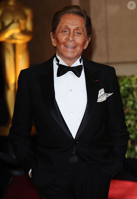 Sa couleur de prédilection était le rouge

Le couturier Valentino
Abaca