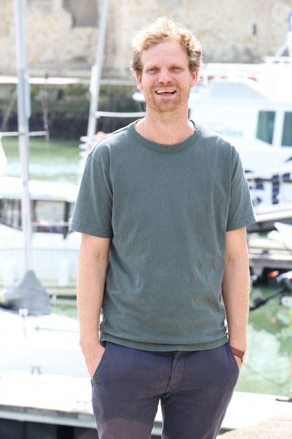 Constantin Balsan pour le photocall de "Un si grand soleil" sur le port lors du 25eme anniversaire du Festival de la fiction de la Rochelle
© Denis Guignebourg / Bestimage