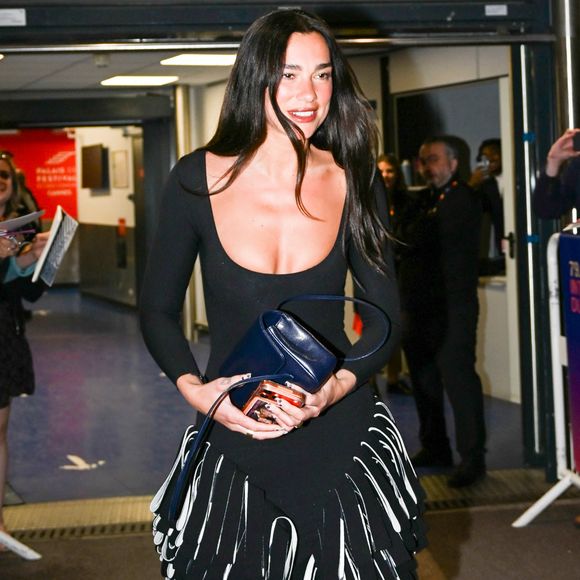 Dua Lipa arrive au restaurant Lucia Cannes lors du 79ème Festival International du Film de Cannes, France, le 16 mai 2026. 

© Gedeon Taieb/Bestimage