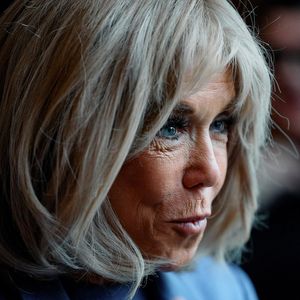 Brigitte Macron et Camilla Parker Bowles, reine consort d'Angleterre, assistent à la cérémonie de remise du prix littéraire de l'Entente à la résidence de l'ambassadeur de France à Londres, le 4 décembre 2024. 
© Julien Burton / Bestimage