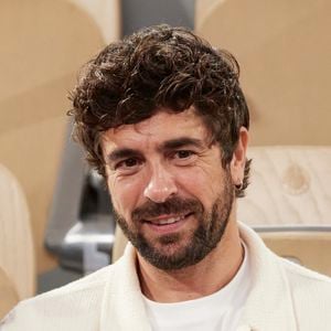 Agustin Galiana a vécu, petit, un autre drame : le divorce de ses parents, dont il se souvient "très bien".

Agustin Galiana dans les tribunes des Internationaux de France de tennis de Roland Garros 2024 à Paris, France, le 30 mai 2024. © Jacovides-Moreau/bestimage