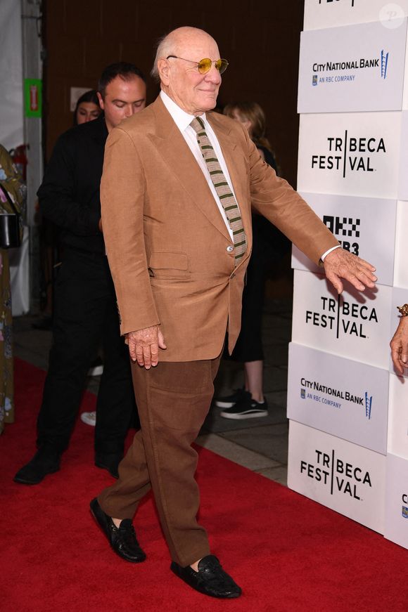 Barry Diller assiste à la première de 'Diane Von Furstenberg : Woman In Charge' lors de la soirée d'ouverture du Tribeca Festival au OKX Theatre, New York, NY, 5 juin 2024. Photo by Anthony Behar/SPUS/ABACAPRESS.COM