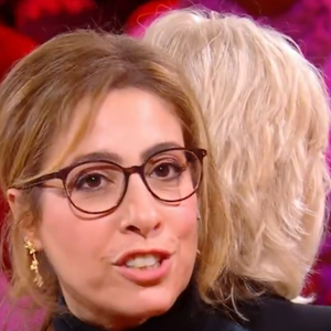 La journaliste a révélé dire "je t'aime" en permanence à Gabriel et à son beau-fils Alexandre.

Léa Salamé dans "Quelle époque" sur France 2