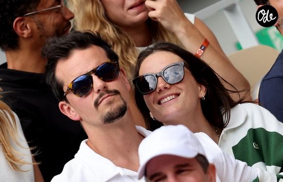 Juan Arbelaez et sa compagne Cassandre Verdier dans les tribunes des Internationaux de France de tennis de Roland Garros 2024 à Paris, France, le 4 juin 2024. © Jacovides-Moreau/Bestimage