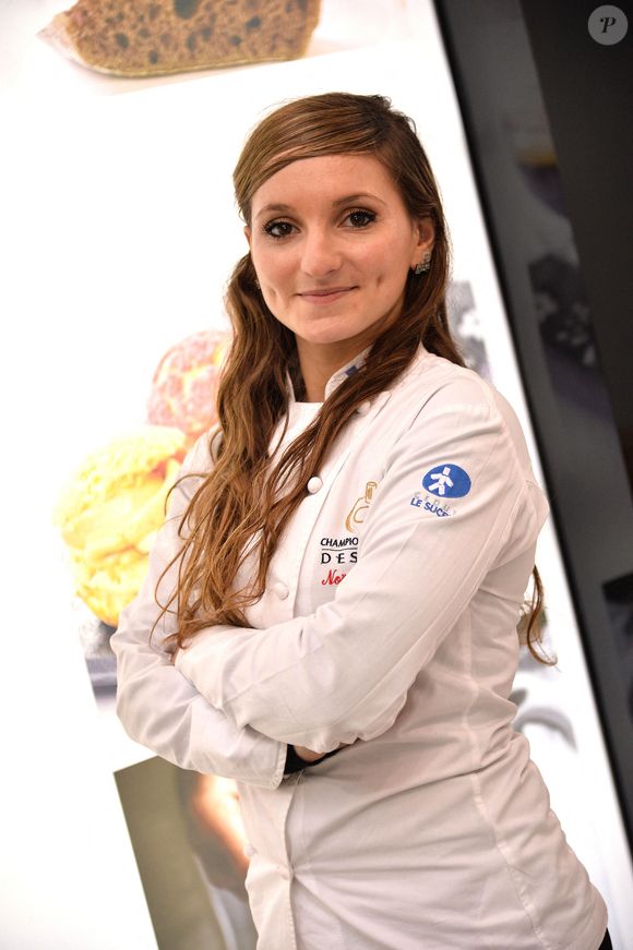 Est-elle prête ? "La remplacer, non, parce qu’on ne remplace jamais Mercotte. Par contre, intégrer cette partie-là du Meilleur pâtissier, oui ce serait clairement un rêve !"

Noemie Honiat (finaliste de l'émission de télé-réalité 'Top Chef') pose lors d'une exposition culinaire à Nice, dans le sud de la France, le 04 février 2014. Photo par Patrice Masante/ABACAPRESS.COM