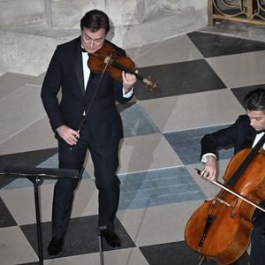 Leur concert récent pour la réouverture de Notre-Dame de Paris a encore une fois illustré leur complémentarité...

Le violoniste français Renaud Capucon et son frère le violoncelliste français Gautier Capucon lors de la cérémonie officielle de réouverture de la cathédrale Notre-Dame de Paris, France, le 7 décembre 2024, après plus de cinq ans de travaux de reconstruction suite à l'incendie d'avril 2019. Eliot Blondet/Pool/Bestimage