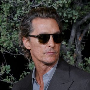Matthew McConaughey lors de l'avant-première mondiale de "Brothers", à Westwood, en Californie, le 17 septembre 2026. © Zuma Press / Bestimage