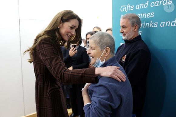 Kate Middleton a échangé avec des patients en chimiothérapie, partageant son expérience personnelle face à la maladie...

Catherine (Kate) Middleton, princesse de Galles à l'hôpital Royal Marsden, où elle a reçu son traitement contre le cancer, à Londres, Royaume-Uni, le 14 janvier 2025. © Chris Jackson/MirrorPix/Bestimage