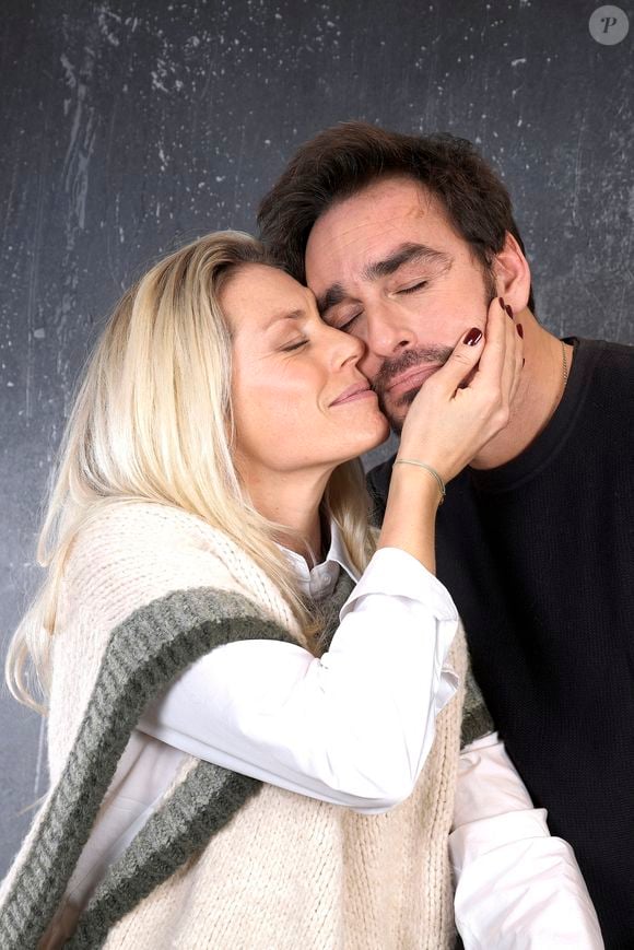 Malgré l'improvisation et des tenues décontractées, le couple confie avoir vécu un moment magique et riche en émotions.

Exclusif - Kevin Levy et sa compagne Aurore Delplace lors de l'enregistrement de l'émission "Chez Jordan de Luxe" à Paris le 18 décembre 2024.