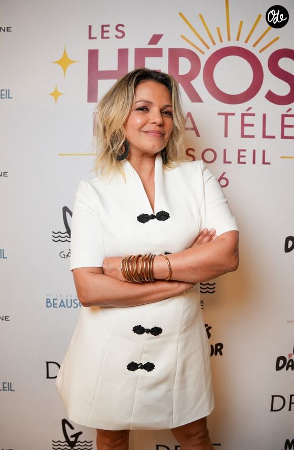 Invitée par Patrick Sabatier dans "Tous à la une", elle a vécu une expérience inoubliable, mais aussi suscité de fortes jalousies. 

Séverine Ferrer - 14ème édition du Festival "Les Héros de la Télé" de Beausoleil, le 16 octobre 2026. © Anne-Sophie Guebey / Bestimage