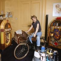 Christophe : Sa dernière demeure située à Montparnasse, un capharnaüm sublime et bizarre