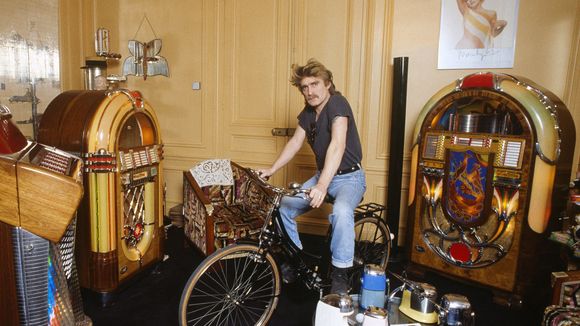 Christophe : Sa dernière demeure située à Montparnasse, un capharnaüm sublime et bizarre