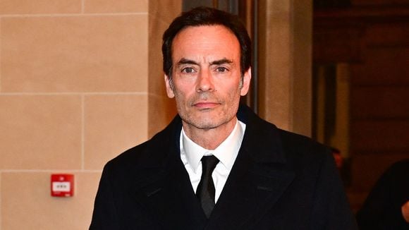 A Douchy, Anthony Delon dévoile une pièce jamais vue sous les toits : un membre phare du clan préfère l’éviter