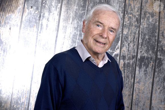 Le chansonnier, imitateur, journaliste et comédien s'apprête à sortir ses mémoires, 

Portrait de Pierre Douglas lors de l'enregistrement de l'émission "Chez Jordan de Luxe" à Paris. Le 27 février 2024
© Cédric Perrin / Bestimage
