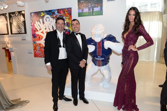 Exclusif - Richard Orlinski, Arnaud Lagardère et sa femme Jade - Dîner de gala au profit de la Fondation PSG au Parc des Princes à Paris le 16 mai 2017. © Rachid Bellak/Bestimage