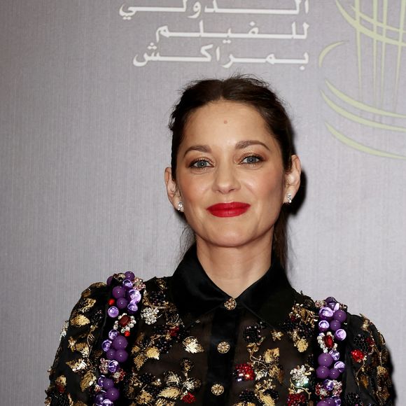 Marion Cotillard au photocall de cérémonie de clôture du 20ème Festival International du Film de Marrakech, Maroc, le 2 décembre 2023. © Dominique Jacovides/Bestimage