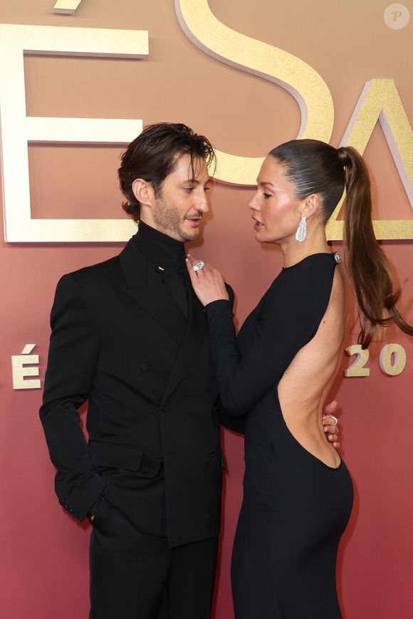 Pierre Niney, Natasha Andrews - Photocall de la 50ème édition de la cérémonie des César à l'Olympia à Paris, France, le 28 février 2025 © Dominique Jacovides - Olivier Borde / Bestimage