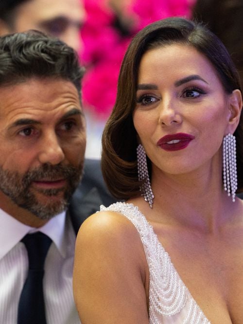 "Nous n'étions pas intéressés tous les deux” : Eva Longoria raconte sa première rencontre ratée avec son mari José Antonio Baston